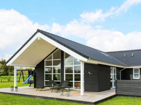 8 person holiday home in Hadsund
